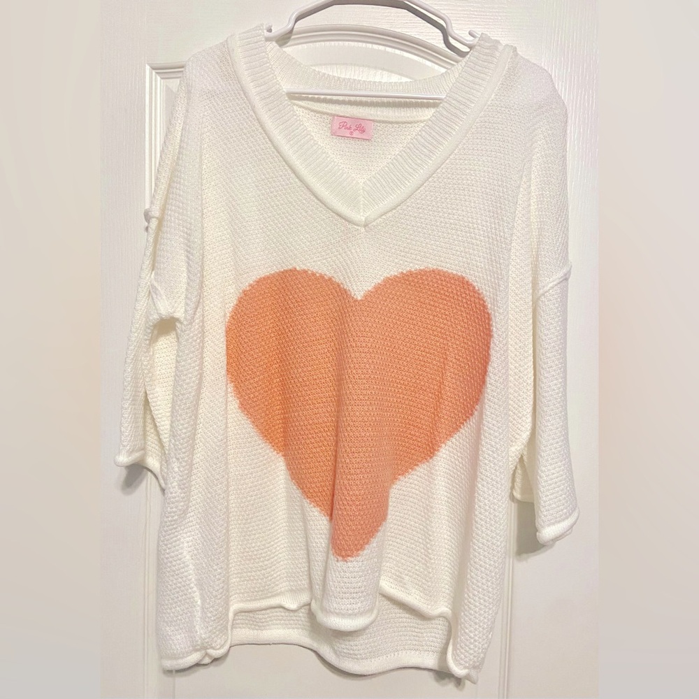 Pink lily super soft heart size medium oversized lightweight sweater 🩷🤍